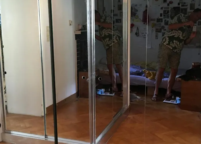 Geraeumige Garten-wohnung Bei Schoenbrunn Ab 1 Woche Bécs