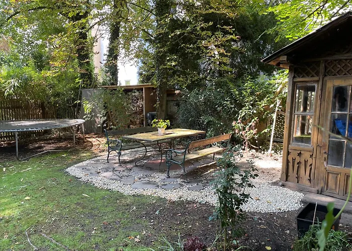Geraeumige Garten-wohnung Bei Schoenbrunn Ab 1 Woche Bécs